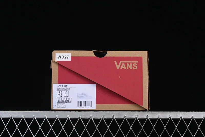 All categories Vans Vans series Vans Low Vans low-top Vans Knu Skool Vans low-top retro casual fat bread shoes VN000CRPBWD
